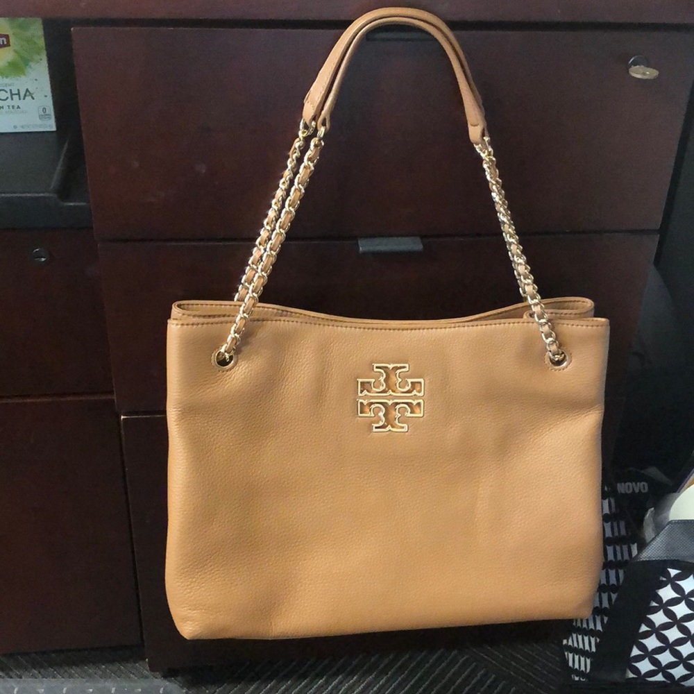 👜👜Tory Burch pebbled leather bag!!